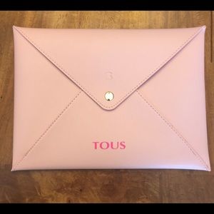 Tous IPad Cover/Case